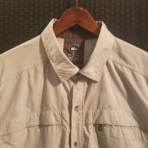 REI Mens Large Solid Short Sleeve Vented Green Shirt Outdoor Hiking Fishing